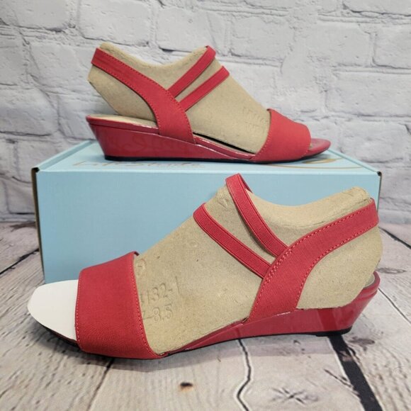 LifeStride Yolo Ankle Strap Sandals - Picture 4 of 7